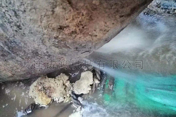 DN250球墨彎頭修補實例